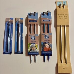 5cnt Crafter's 3-Aluminum Knitting Needles & 2-Crocheting
Hooks Set blue/silver